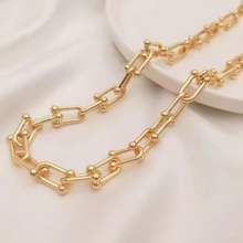 Load image into Gallery viewer, Au750 18k Double Pin Necklace 18in
