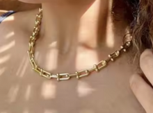 Load image into Gallery viewer, Au750 18k Double Pin Necklace 18in
